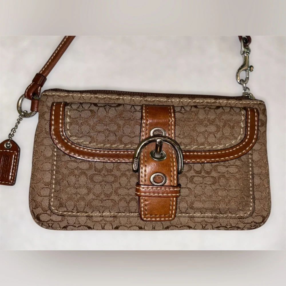 COACH Vintage Hampton Mini Signature Buckle Wristlet Wallet Khaki/Camel Canvas - Picture 3 of 8